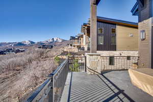 Balcony featuring a mountain view