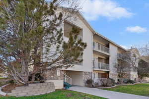 View of apartment building / complex