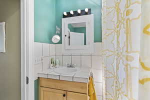 Full bath on main level