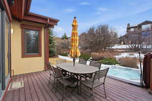 Deck with outdoor dining space