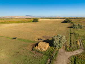 Overview of rural landscape with a mountainous background