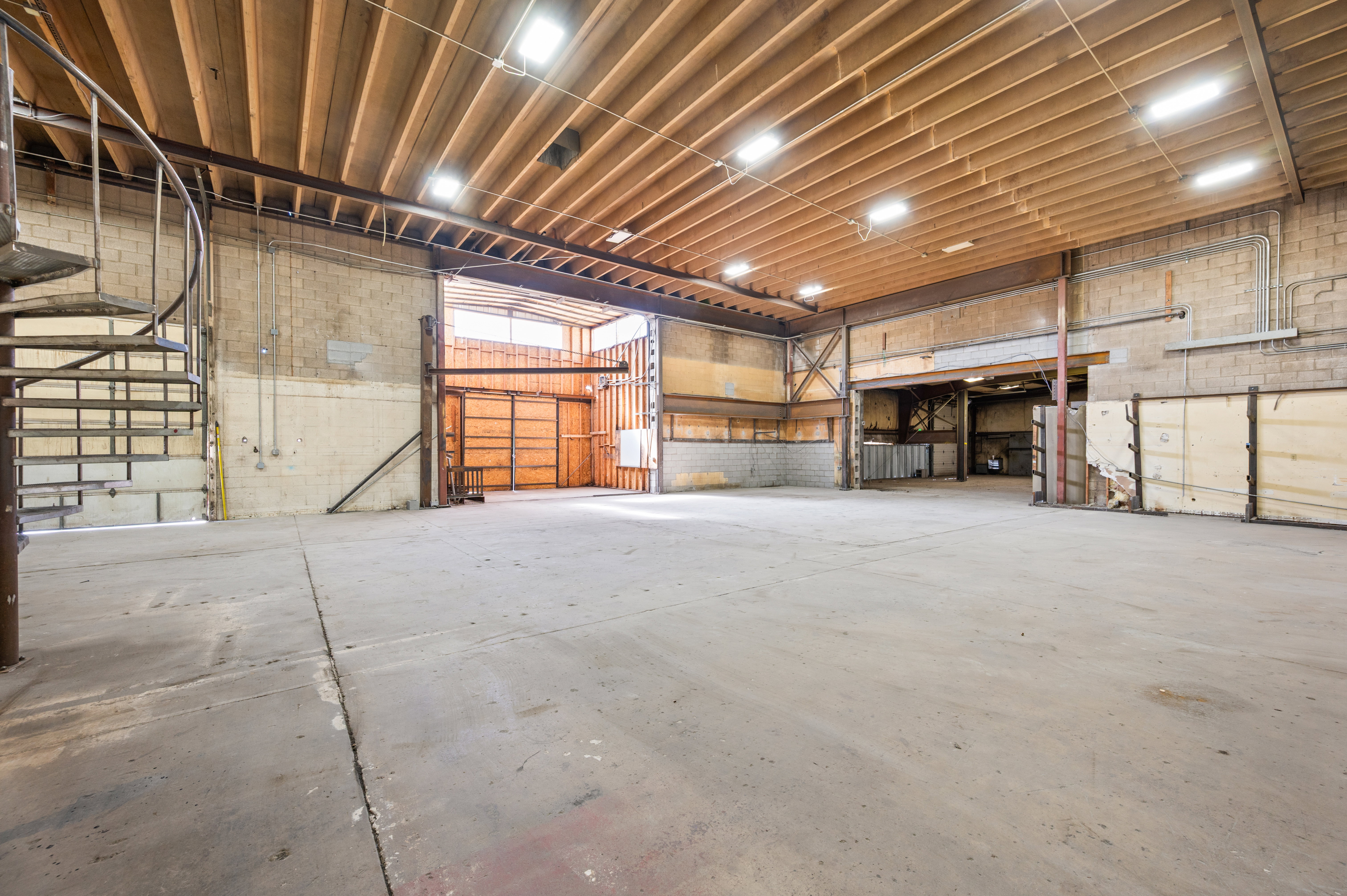 Miscellaneous room featuring a garage