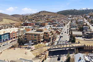 City view featuring mountains