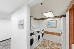 Community laundry with independent washer and dryer