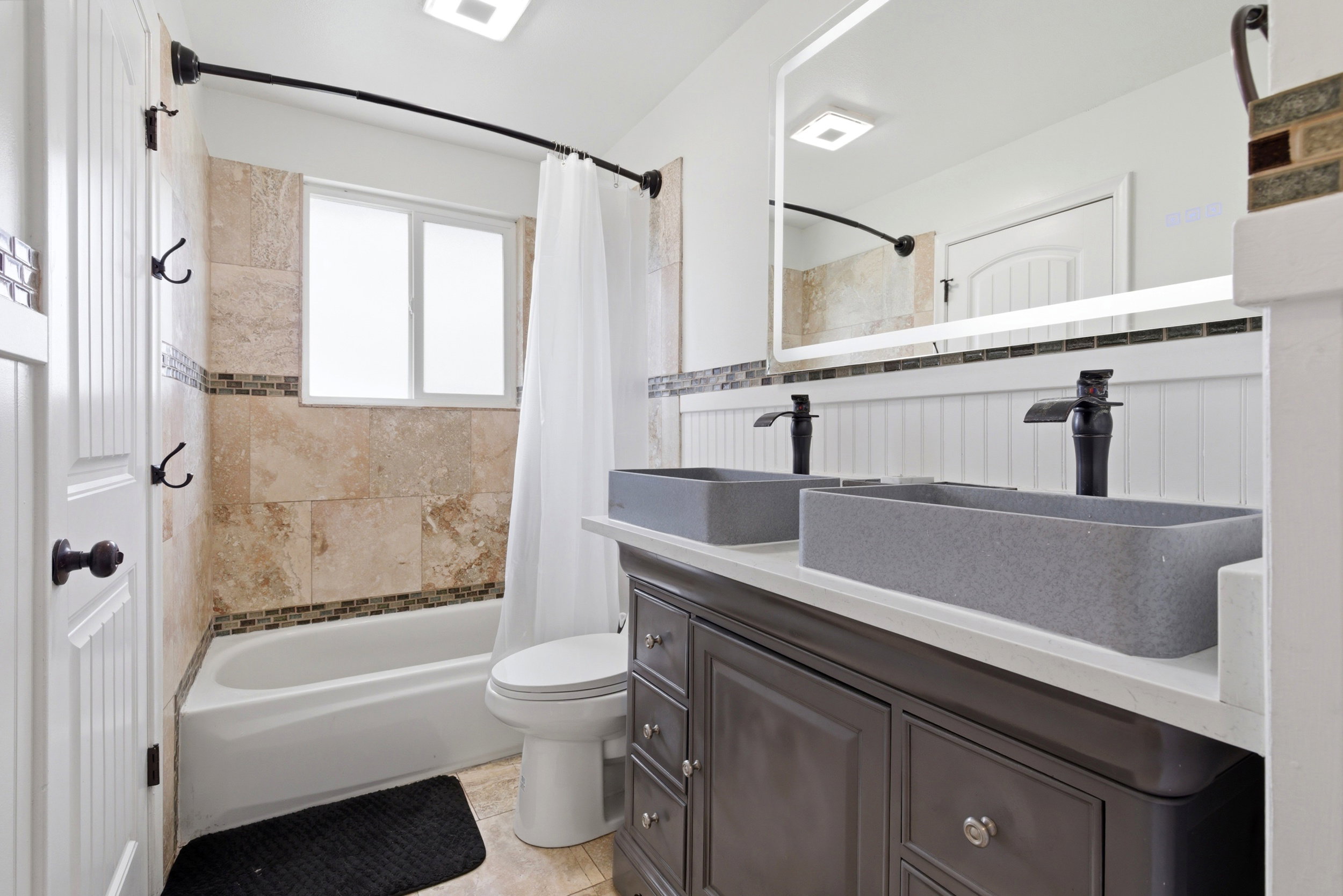 Updated Main level full bathroom