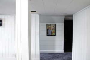 Detailed view of wooden walls