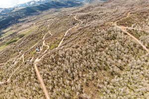 Aerial view of sparsely populated area with mountains