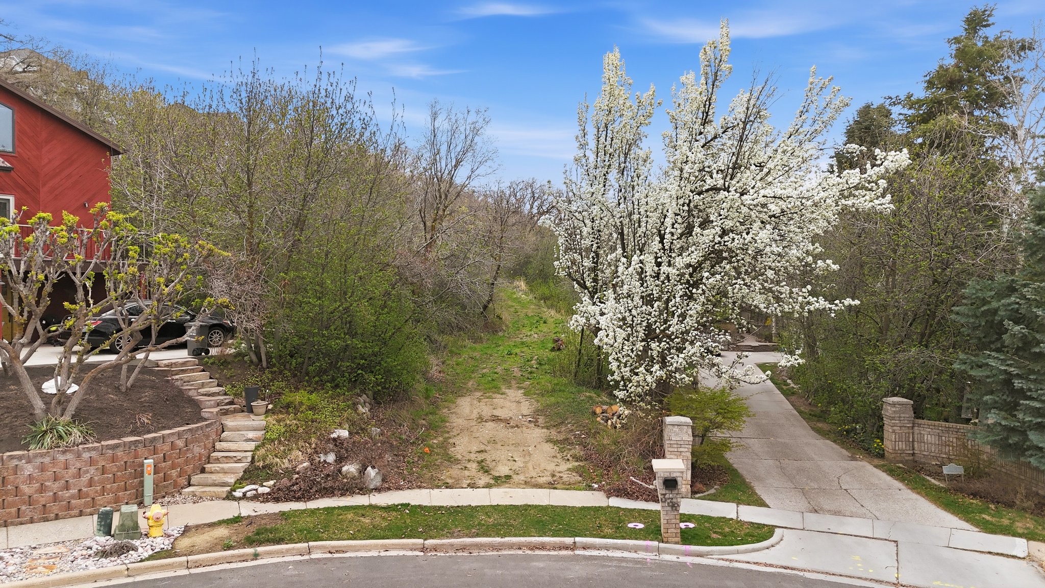 View of front of house featuring driveway