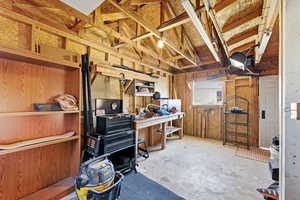 Workshop behind the garage