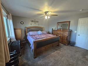 Large master bed w/newer paint and carpet
