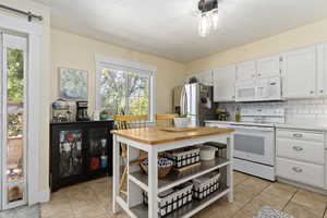 Photo taken when home was occupied.