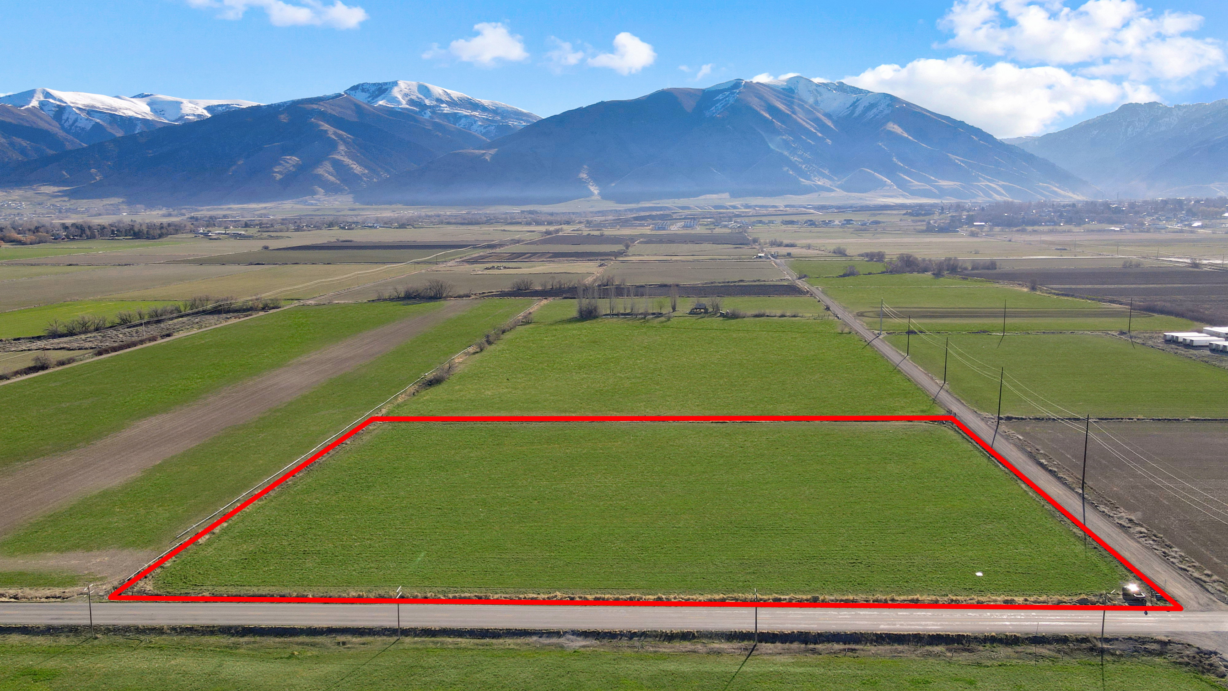 Aerial view of sparsely populated area featuring mountains