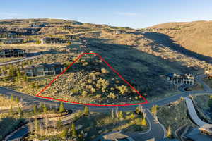 Aerial view of property's location featuring property boundaries highlighted and mountains