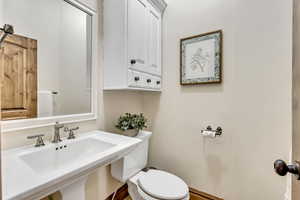 Guest bath on Main floor