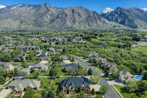 VIEWS!! The east mountain views from room to room are stunning