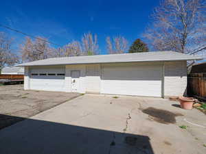 1,500 sq ft detached garage