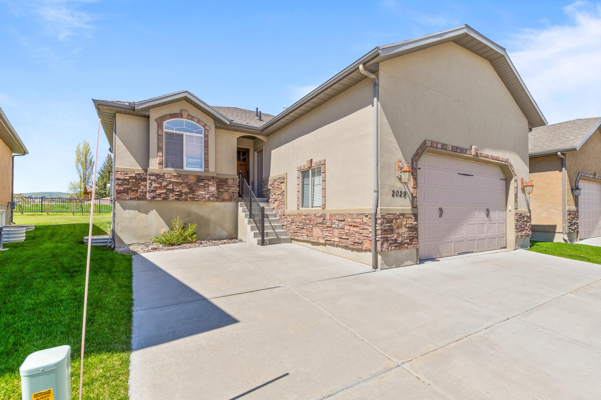 2029 S COTTAGE LN Garden City UT 84028