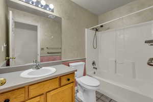 Full bathroom with tub/shower combo