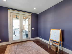 Front sitting room.