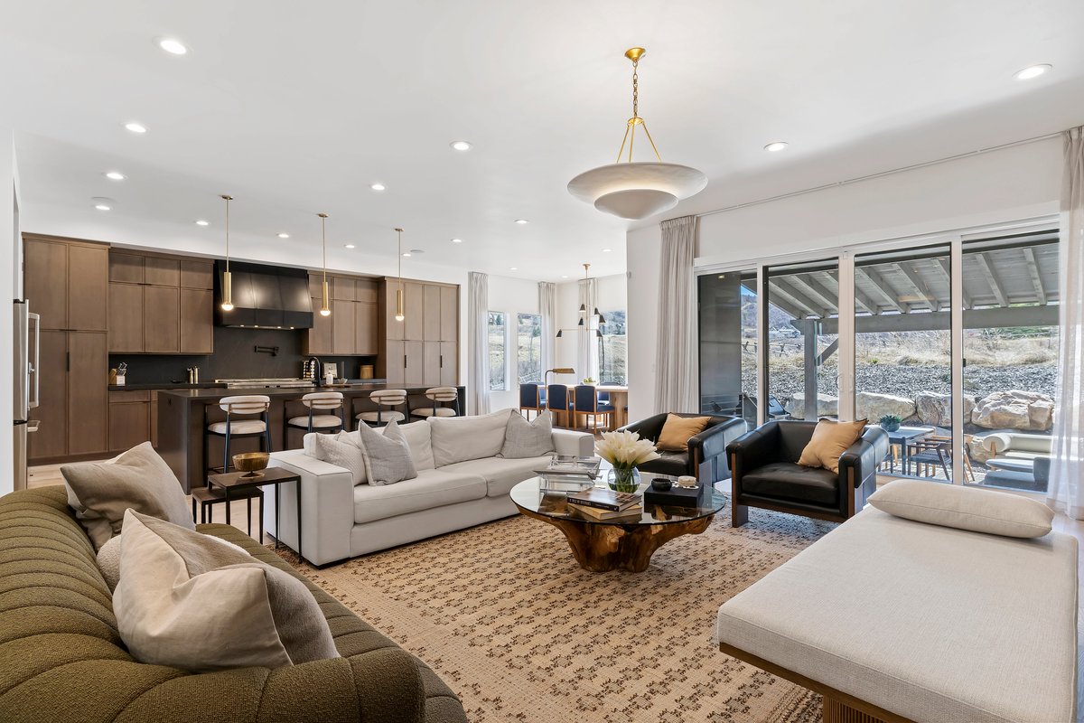 Living area featuring recessed lighting