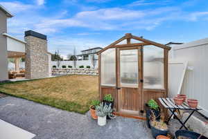 Included greenhouse with year round planting possibilities
