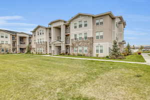 View of apartment building / complex