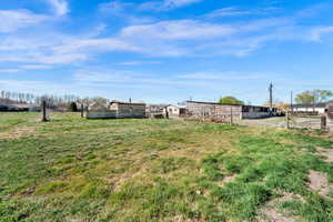 View of yard with a residential view