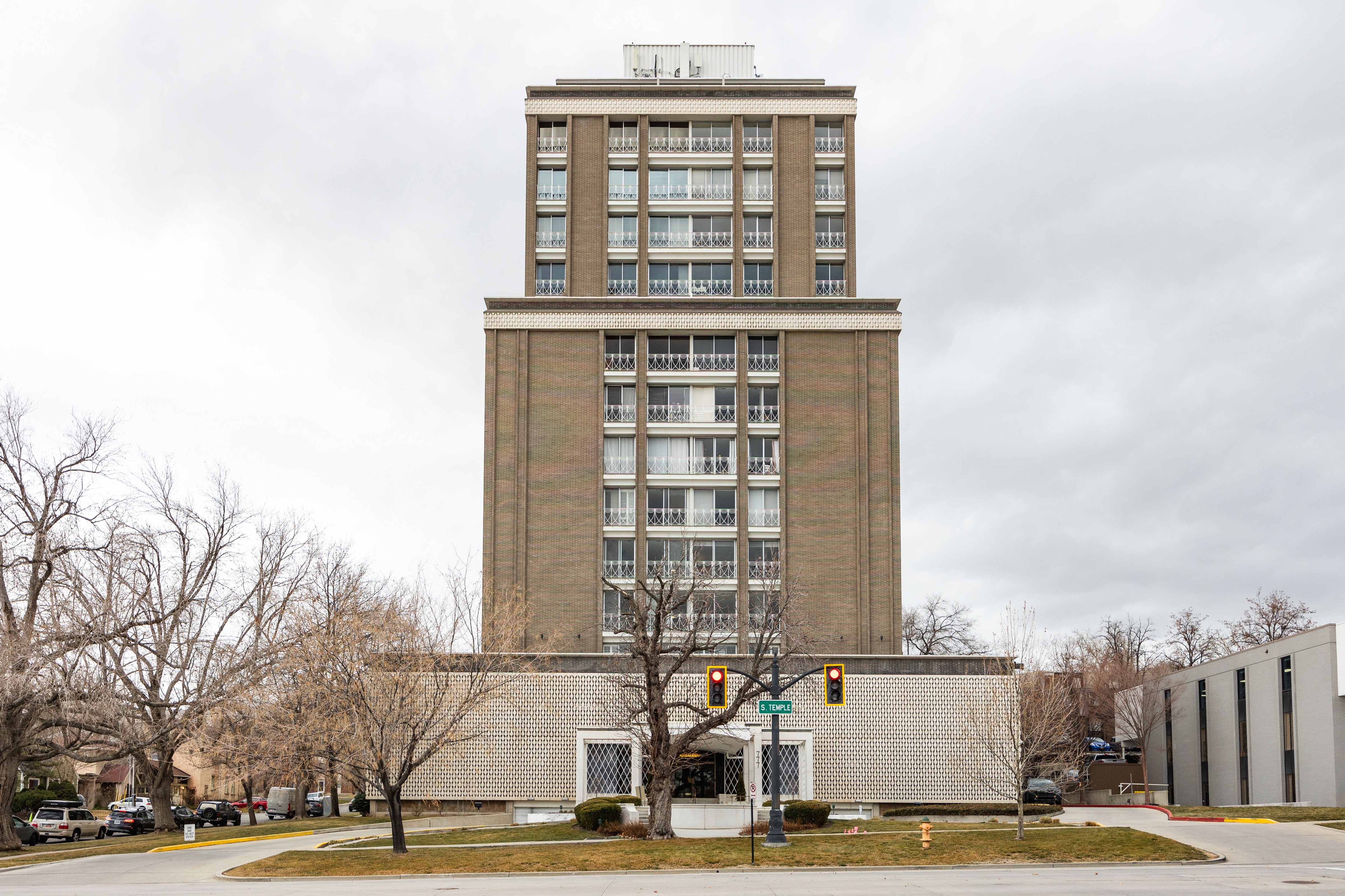 View of apartment building / complex