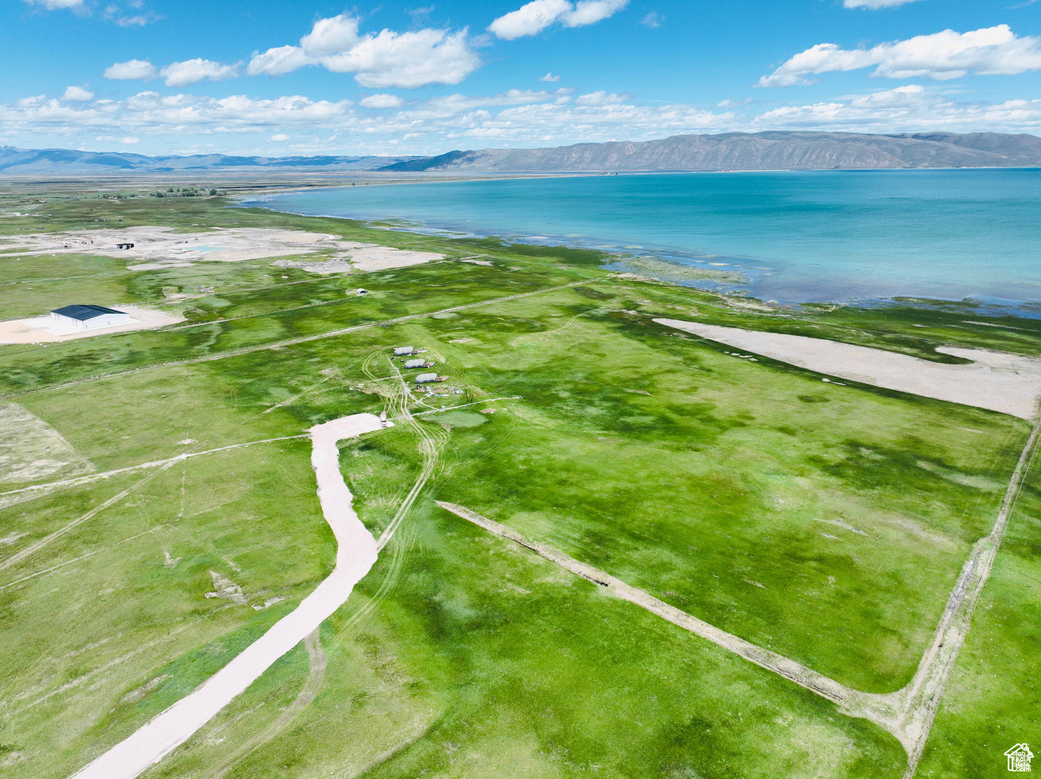Bird's eye view of a water and mountain view
