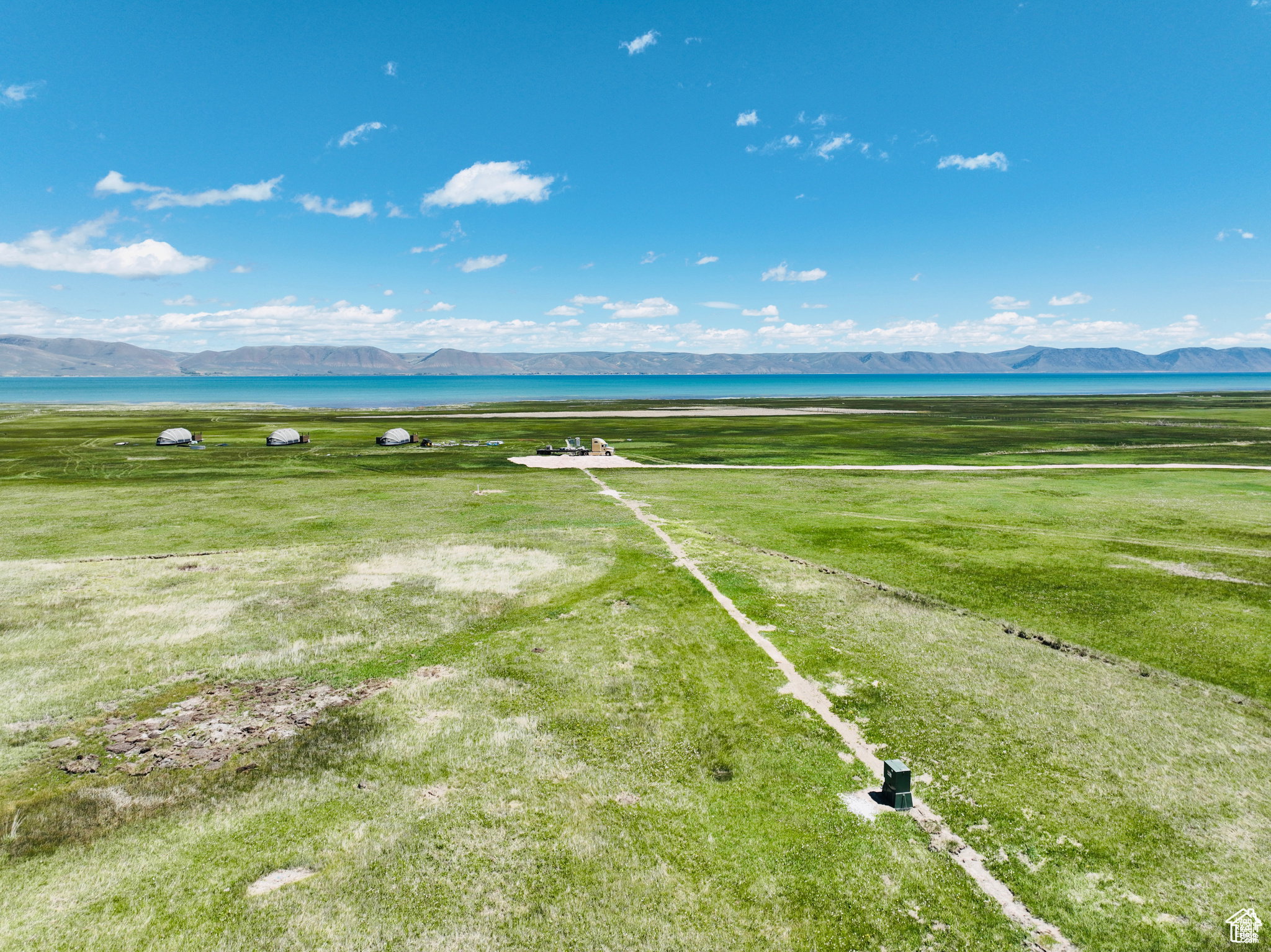 Bird's eye view of a mountainous background