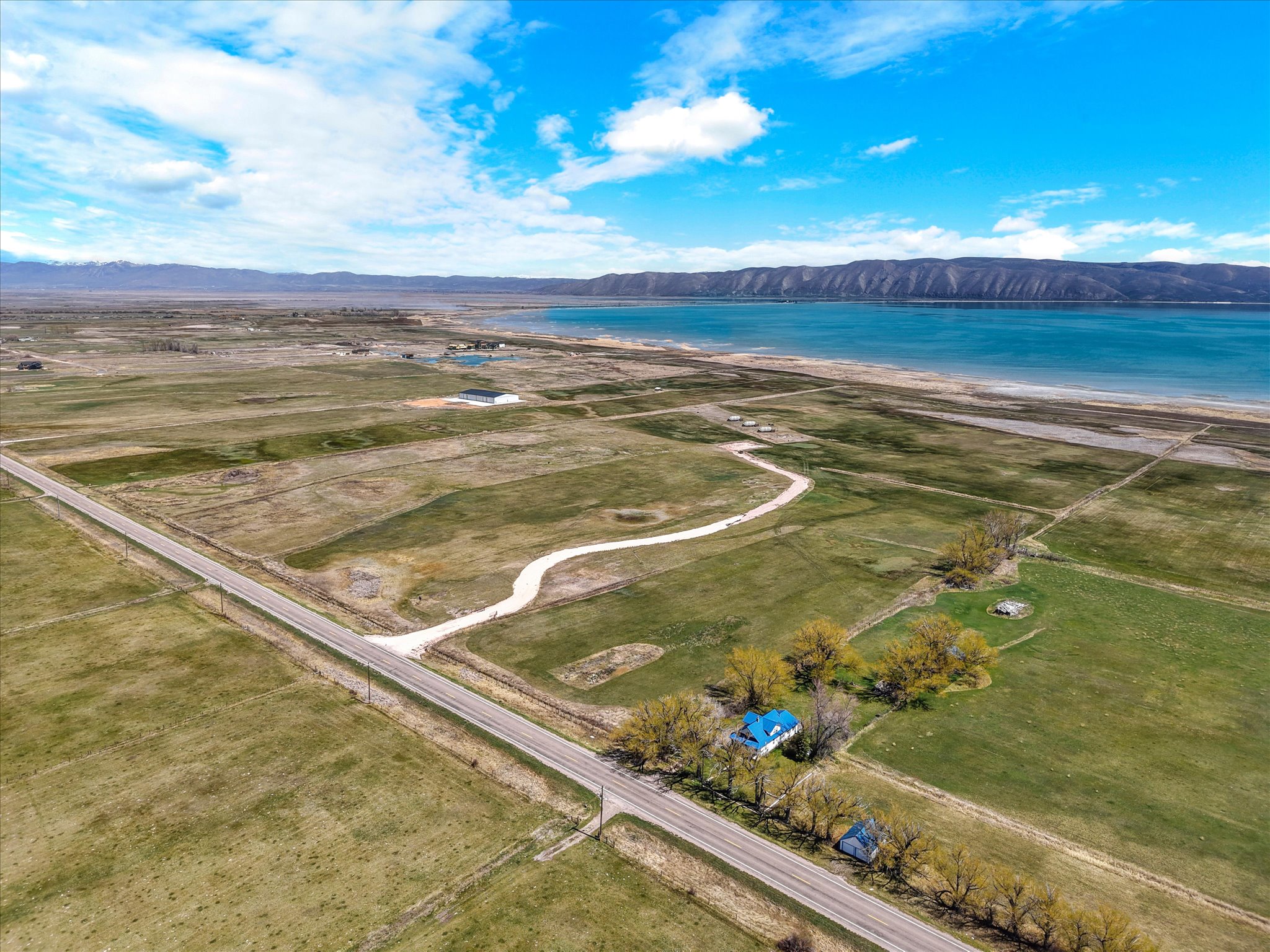 Bird's eye view of a water and mountain view