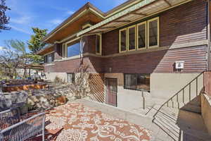 Separate entrance for basement apartment