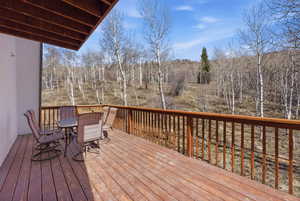 Deck with outdoor dining area