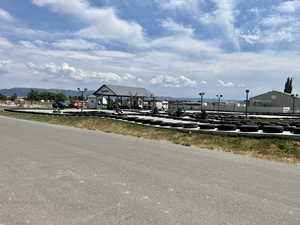 Surrounding community with a mountain view