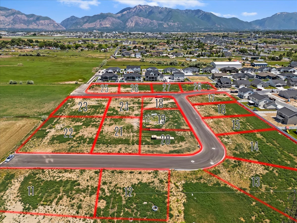 View of property location with property parcel outlined and mountains
