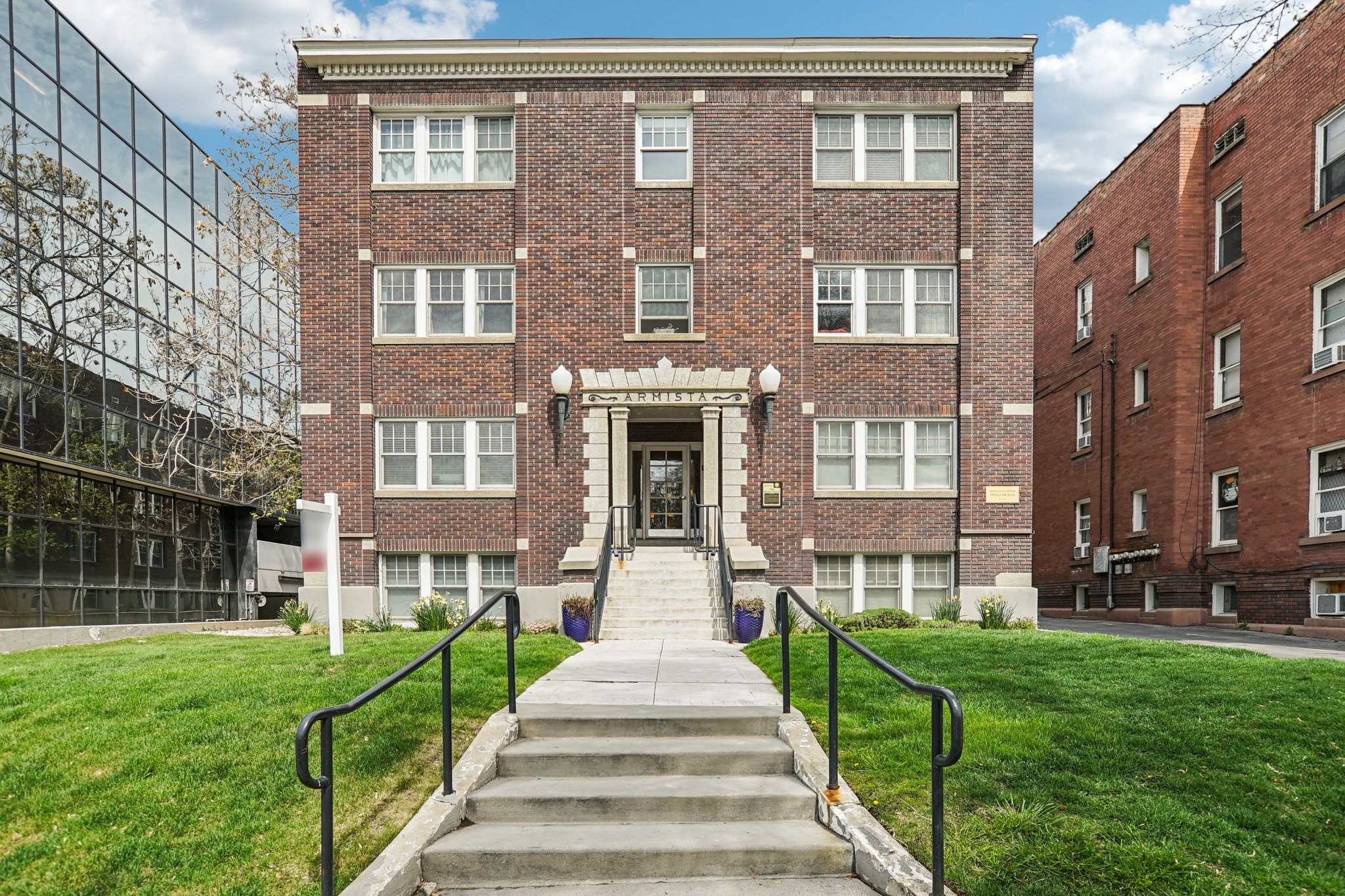 View of apartment building / complex