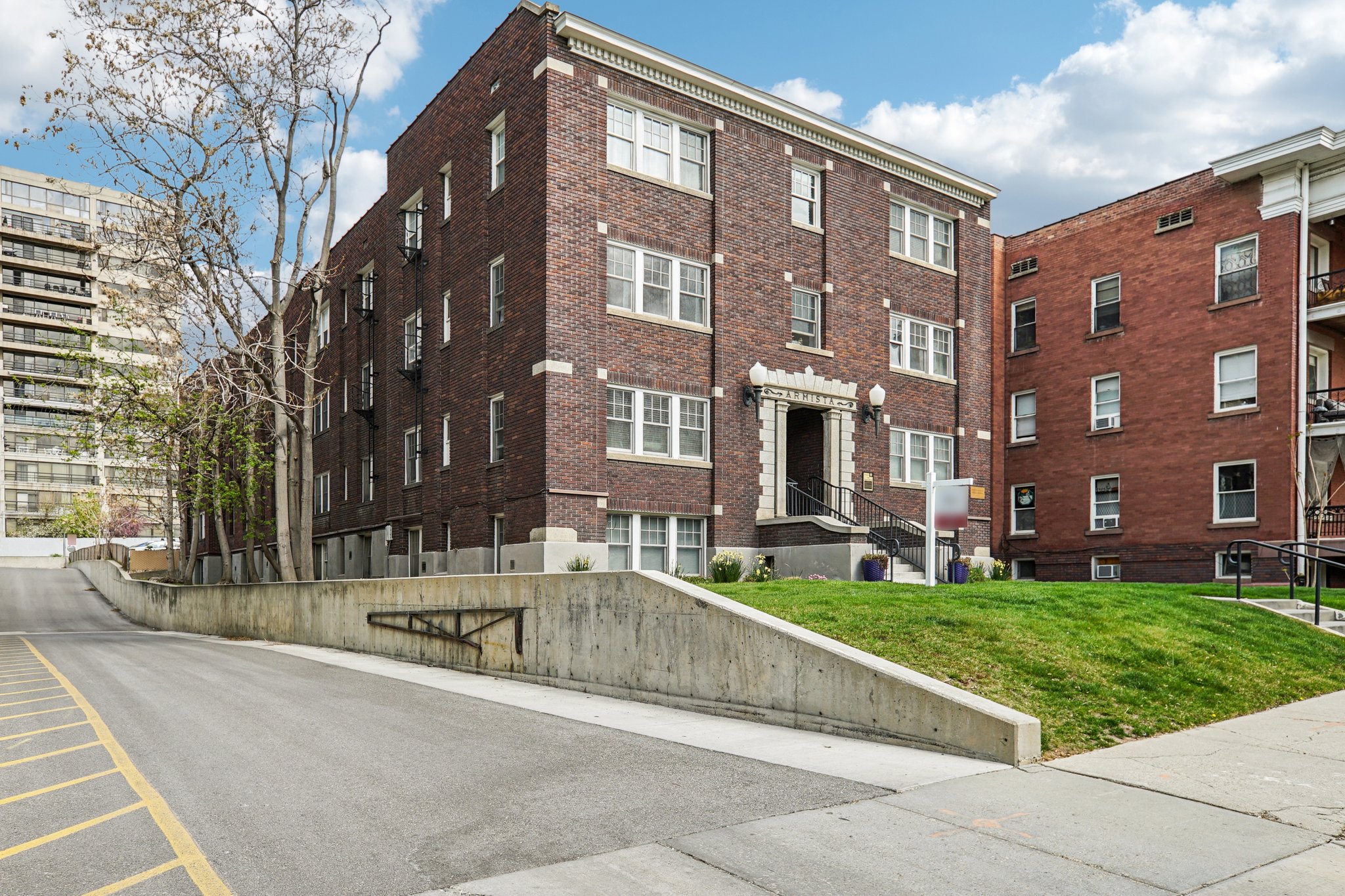 View of apartment building / complex