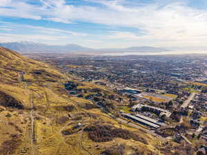 Bird's eye view of a mountainous background