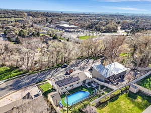 Bird's eye view of a pool area