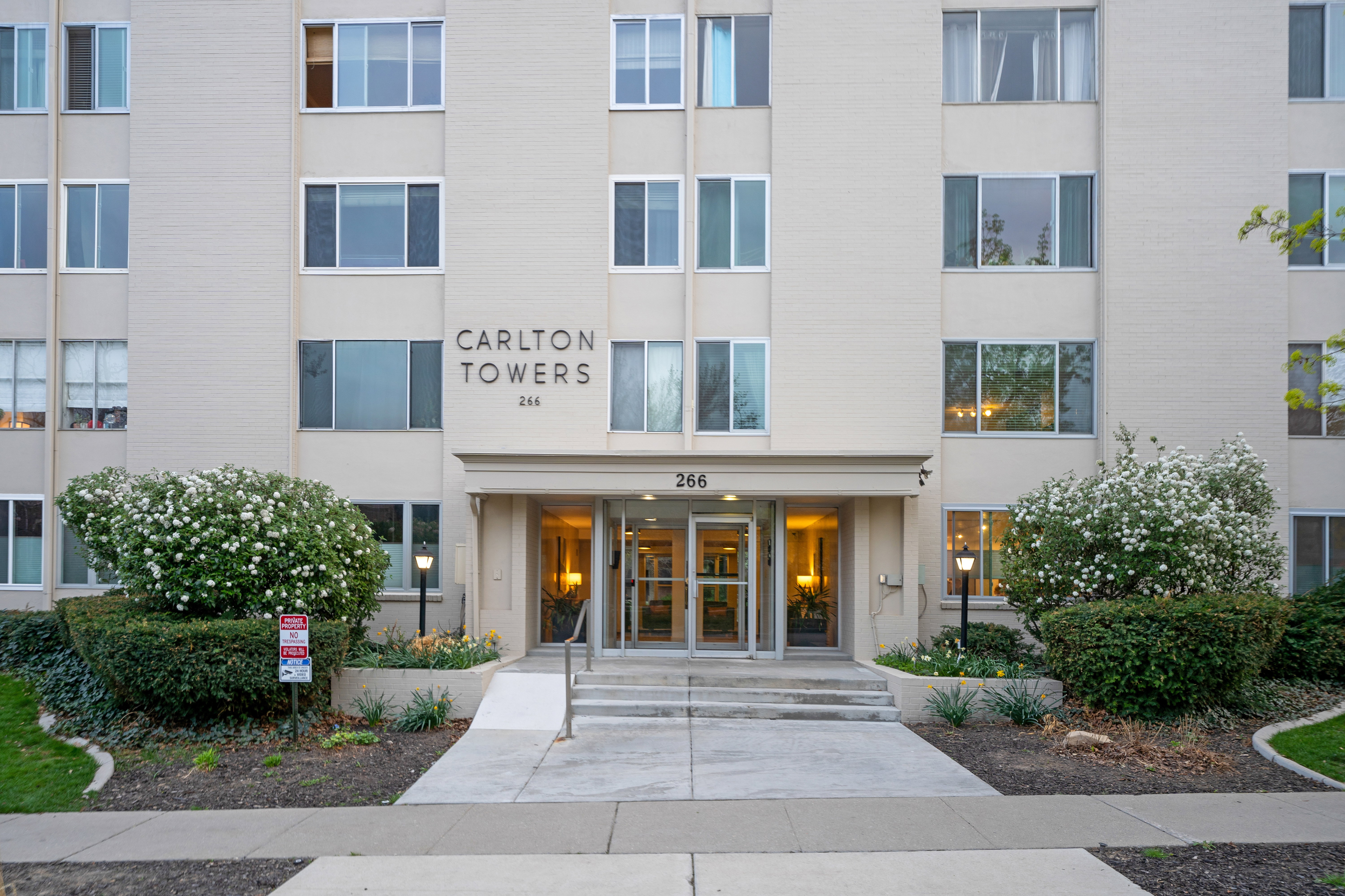 View of apartment building / complex