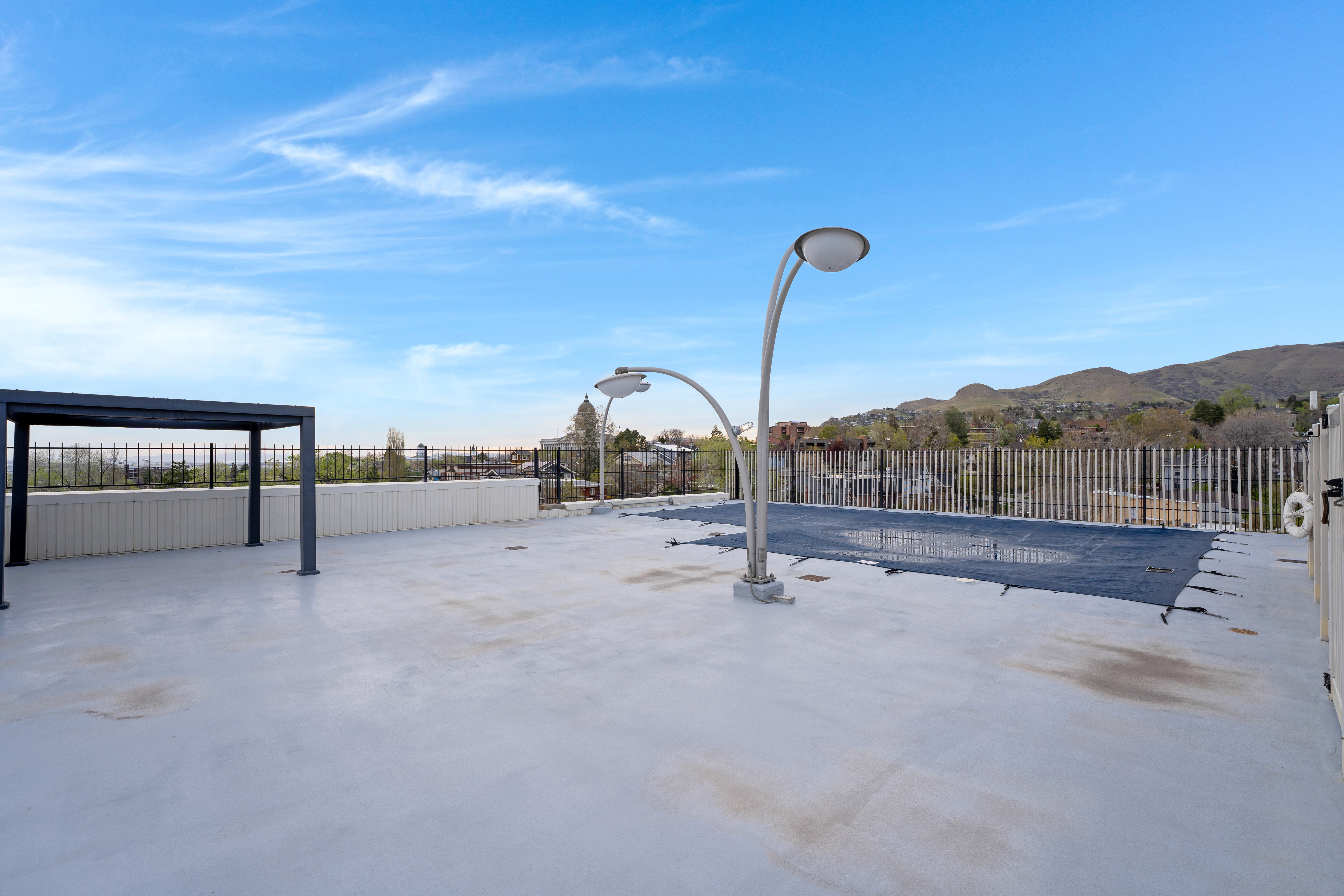 View of property's community with a mountain view