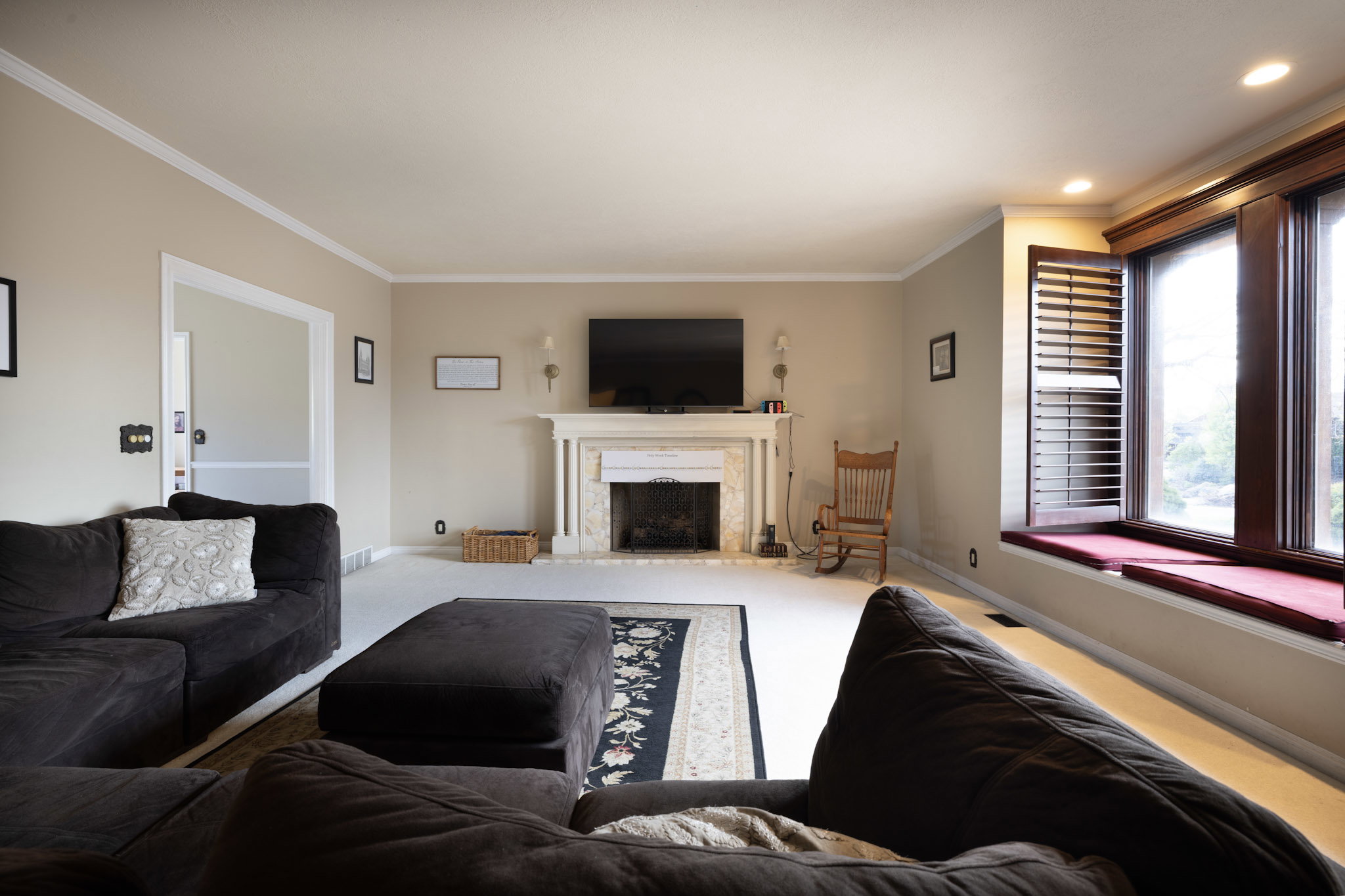 Living room with a fireplace