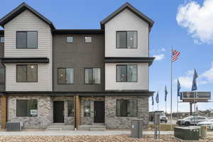 Model home end (front view)