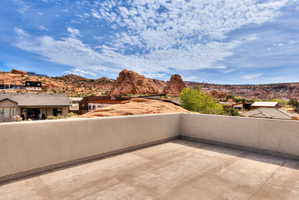 Amazing red rock views from rooftop deck