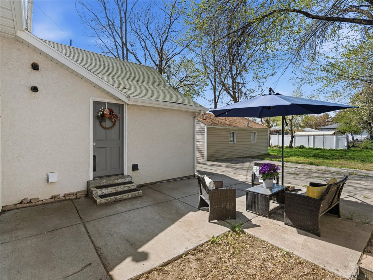 View of patio / terrace with entry steps and outdoor lounge area