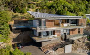 Example of home built with driveway from BOTTOM road.