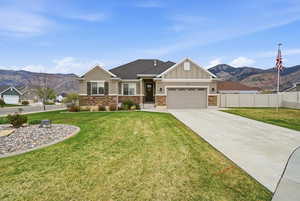 Craftsman inspired home featuring a mountain view