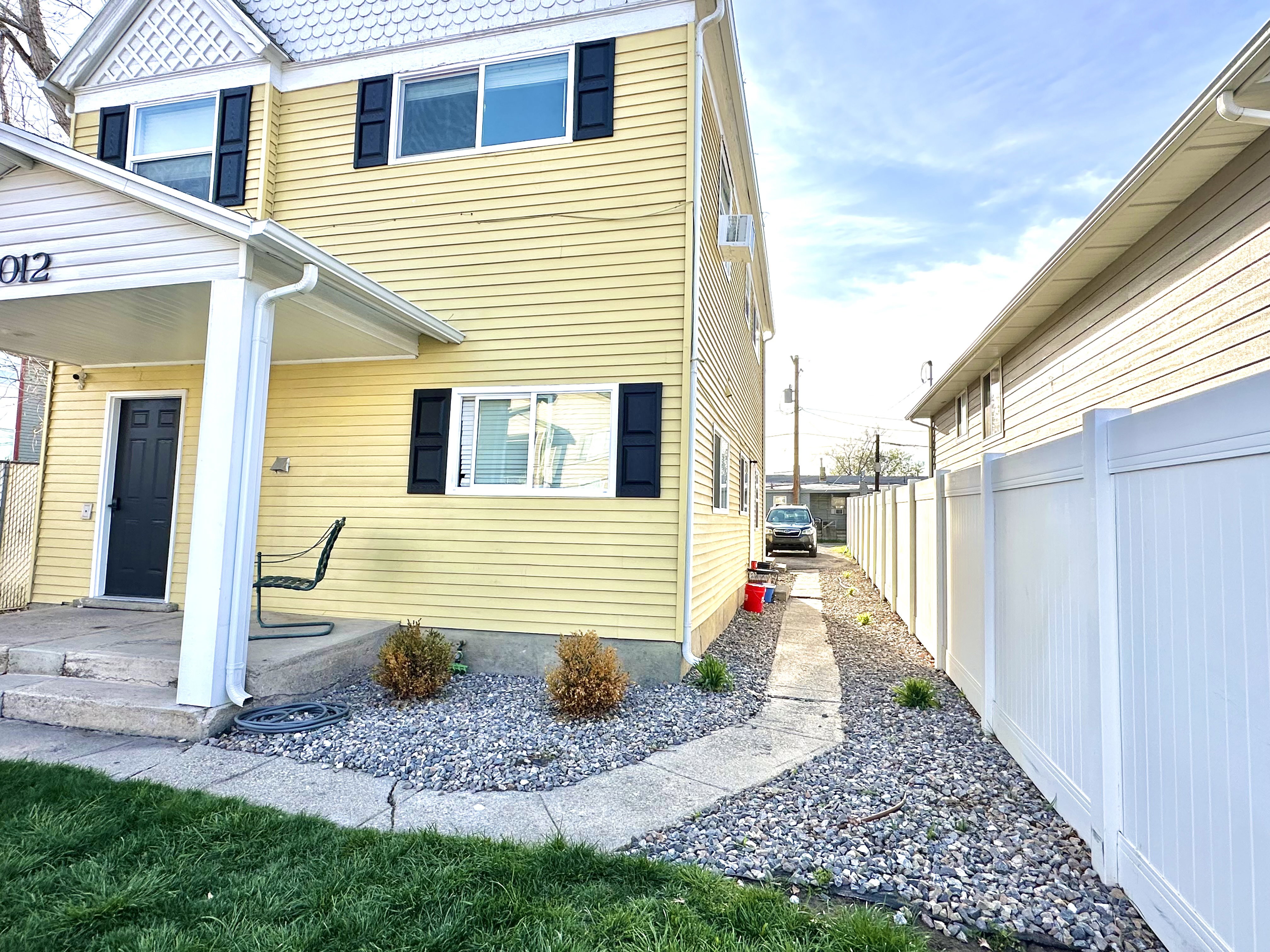 View of home's exterior