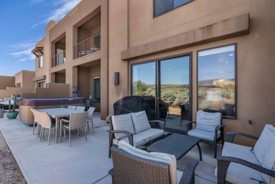 Patio / terrace featuring outdoor lounge area and a patio