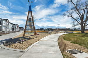 Surrounding community featuring a residential view